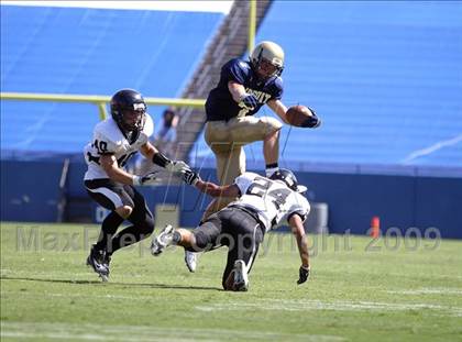 Thumbnail 3 in Bishop Lynch vs. Dallas Jesuit (North Texas Classic) photogallery.