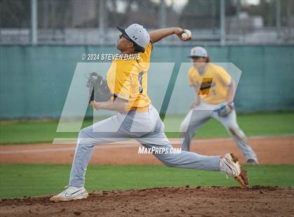 Thumbnail 3 in Marcos de Niza @ Mountain View photogallery.