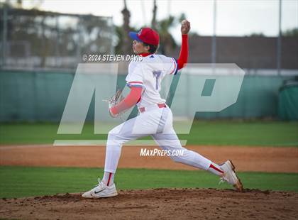 Thumbnail 3 in Marcos de Niza @ Mountain View photogallery.