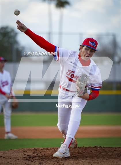 Thumbnail 3 in Marcos de Niza @ Mountain View photogallery.