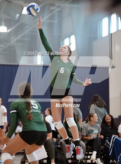 Thumbnail 2 in New Braunfels vs. Huntsville (Legends Invitational) photogallery.