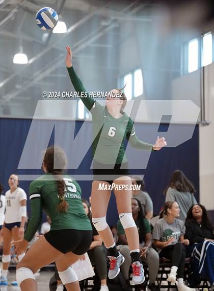 Thumbnail 3 in New Braunfels vs. Huntsville (Legends Invitational) photogallery.