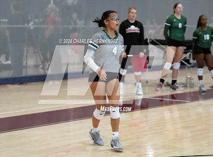 Thumbnail 3 in New Braunfels vs. Huntsville (Legends Invitational) photogallery.
