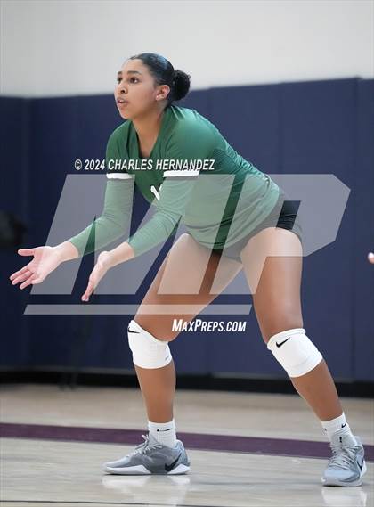 Thumbnail 3 in New Braunfels vs. Huntsville (Legends Invitational) photogallery.