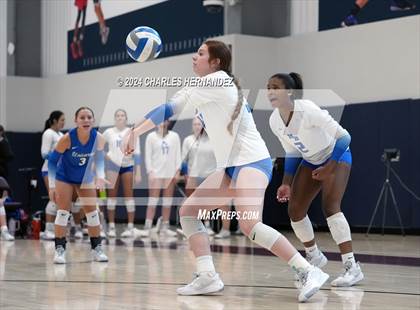 Thumbnail 2 in New Braunfels vs. Huntsville (Legends Invitational) photogallery.