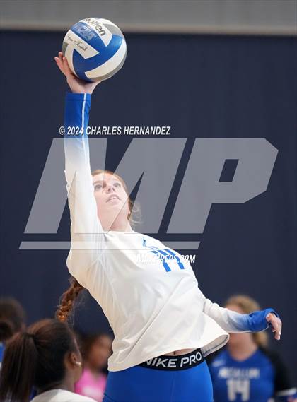 Thumbnail 1 in New Braunfels vs. Huntsville (Legends Invitational) photogallery.