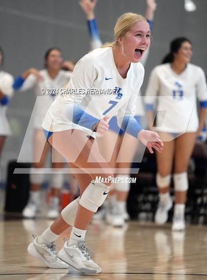 Thumbnail 2 in New Braunfels vs. Huntsville (Legends Invitational) photogallery.