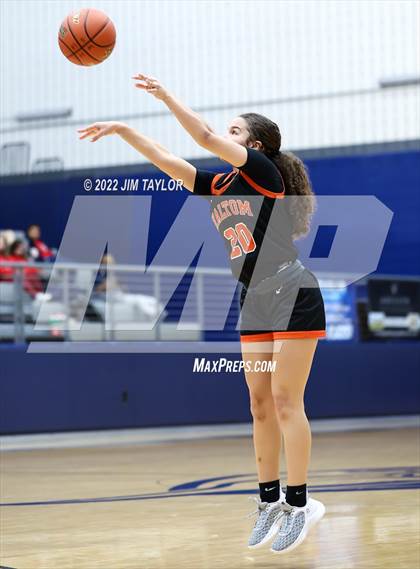 Thumbnail 3 in Haltom vs Wylie (Weatherford Raising Cane's Christmas Classic) photogallery.