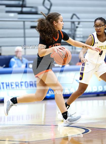Thumbnail 2 in Haltom vs Wylie (Weatherford Raising Cane's Christmas Classic) photogallery.