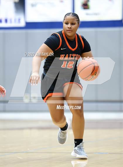 Thumbnail 2 in Haltom vs Wylie (Weatherford Raising Cane's Christmas Classic) photogallery.