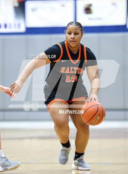 Thumbnail 3 in Haltom vs Wylie (Weatherford Raising Cane's Christmas Classic) photogallery.