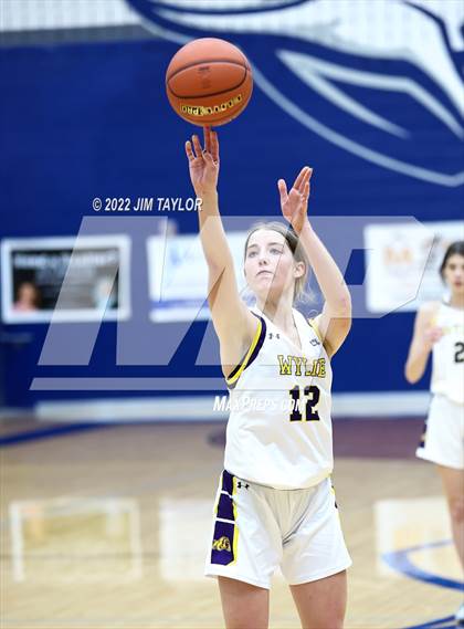 Thumbnail 3 in Haltom vs Wylie (Weatherford Raising Cane's Christmas Classic) photogallery.