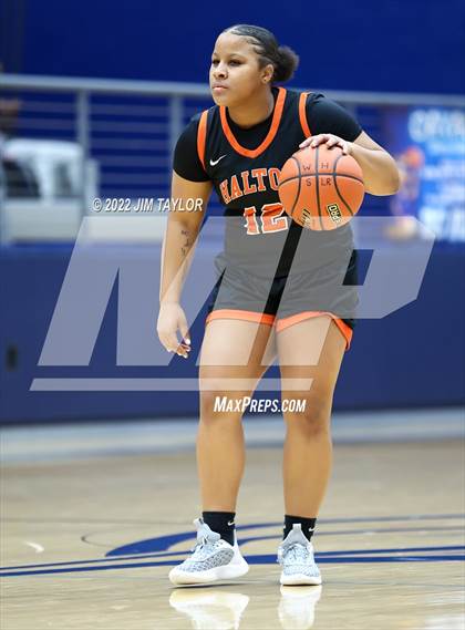 Thumbnail 1 in Haltom vs Wylie (Weatherford Raising Cane's Christmas Classic) photogallery.
