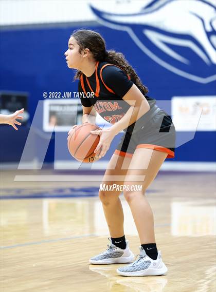 Thumbnail 3 in Haltom vs Wylie (Weatherford Raising Cane's Christmas Classic) photogallery.