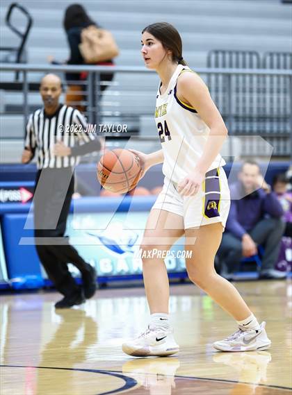 Thumbnail 2 in Haltom vs Wylie (Weatherford Raising Cane's Christmas Classic) photogallery.