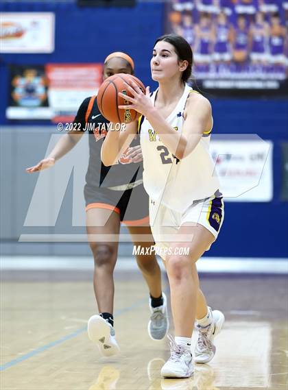 Thumbnail 3 in Haltom vs Wylie (Weatherford Raising Cane's Christmas Classic) photogallery.