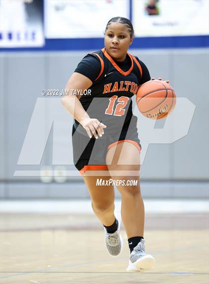 Thumbnail 1 in Haltom vs Wylie (Weatherford Raising Cane's Christmas Classic) photogallery.