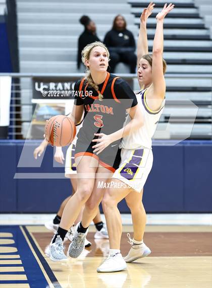 Thumbnail 3 in Haltom vs Wylie (Weatherford Raising Cane's Christmas Classic) photogallery.