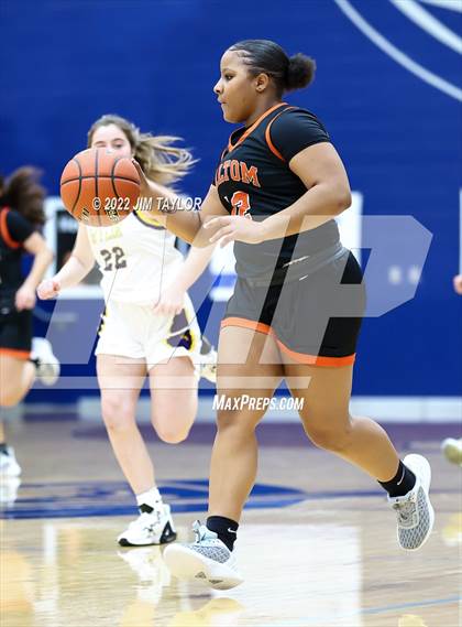 Thumbnail 3 in Haltom vs Wylie (Weatherford Raising Cane's Christmas Classic) photogallery.