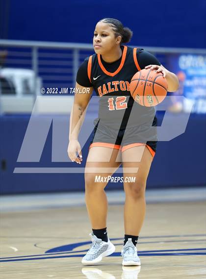 Thumbnail 3 in Haltom vs Wylie (Weatherford Raising Cane's Christmas Classic) photogallery.
