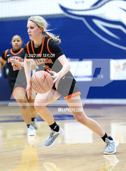 Thumbnail 1 in Haltom vs Wylie (Weatherford Raising Cane's Christmas Classic) photogallery.