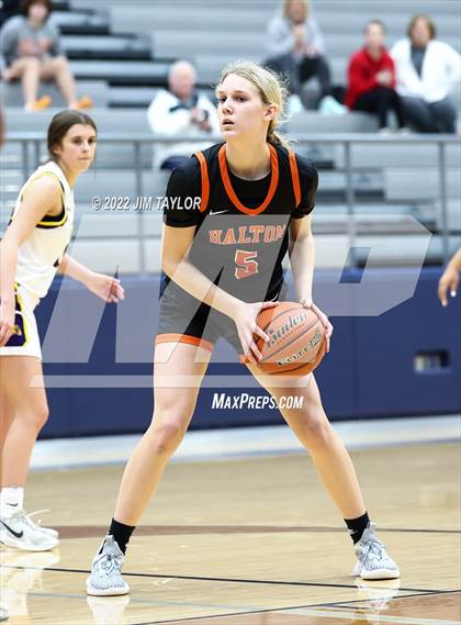 Thumbnail 2 in Haltom vs Wylie (Weatherford Raising Cane's Christmas Classic) photogallery.