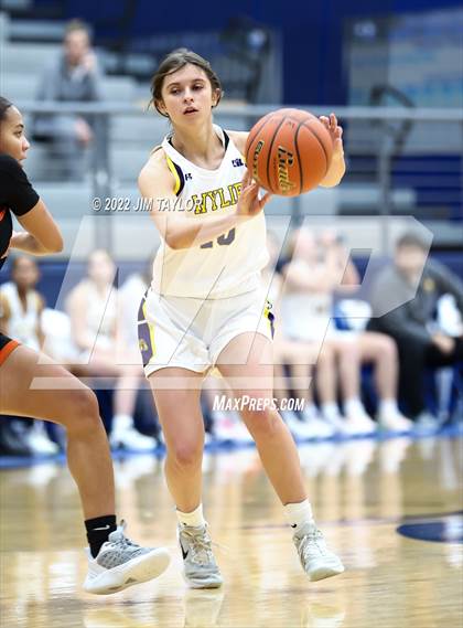 Thumbnail 2 in Haltom vs Wylie (Weatherford Raising Cane's Christmas Classic) photogallery.