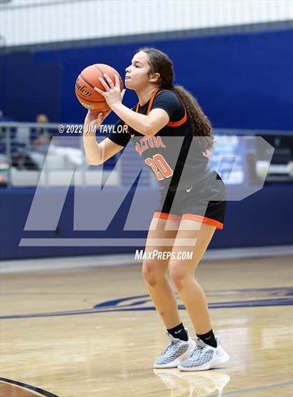 Thumbnail 1 in Haltom vs Wylie (Weatherford Raising Cane's Christmas Classic) photogallery.