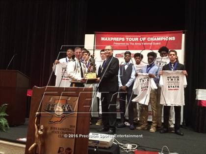 Thumbnail 3 in New Albany TOC Ceremony photogallery.
