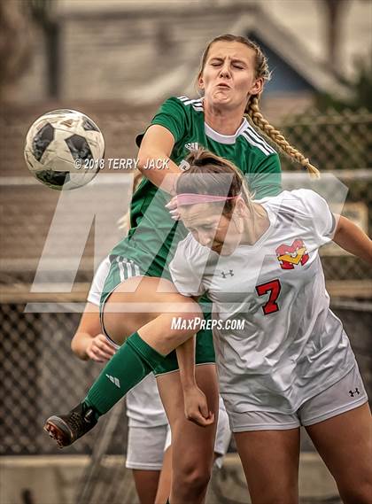 Thumbnail 2 in Edison vs Mission Viejo photogallery.