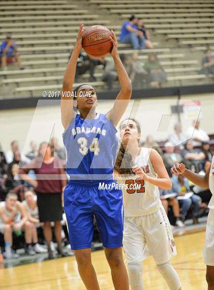 Thumbnail 3 in Madison vs. MacArthur photogallery.