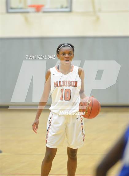 Thumbnail 2 in Madison vs. MacArthur photogallery.
