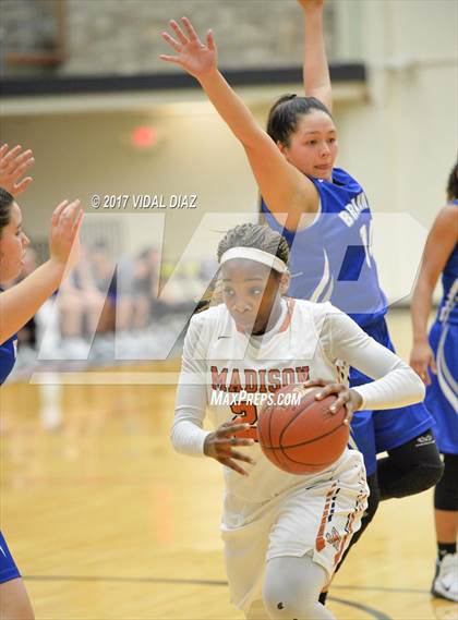 Thumbnail 2 in Madison vs. MacArthur photogallery.