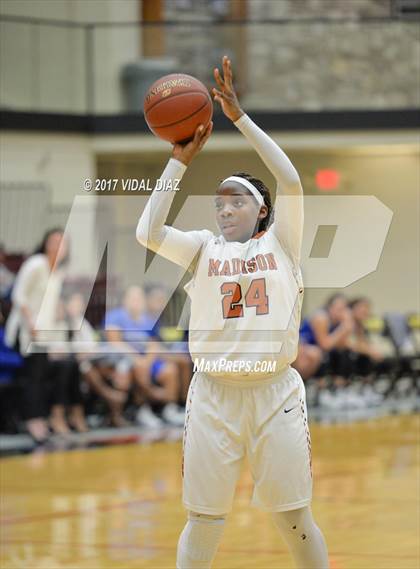 Thumbnail 3 in Madison vs. MacArthur photogallery.