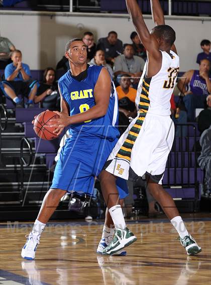 Thumbnail 2 in Grant vs. Eisenhower (St. Hope Elite Hoops Classic) photogallery.
