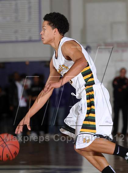 Thumbnail 3 in Grant vs. Eisenhower (St. Hope Elite Hoops Classic) photogallery.