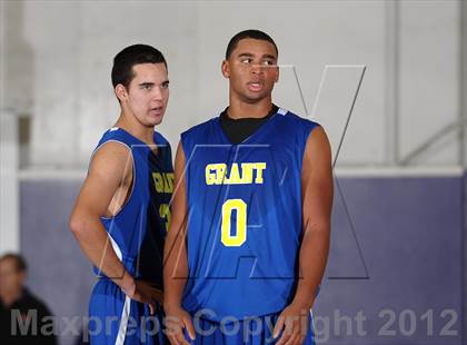 Thumbnail 2 in Grant vs. Eisenhower (St. Hope Elite Hoops Classic) photogallery.