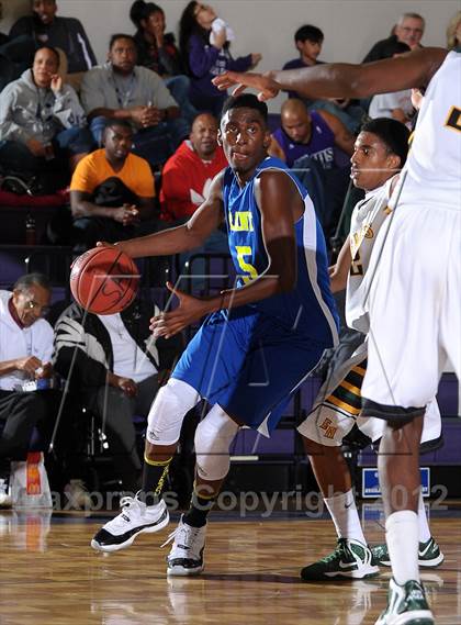 Thumbnail 2 in Grant vs. Eisenhower (St. Hope Elite Hoops Classic) photogallery.