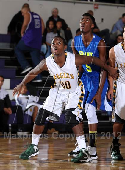 Thumbnail 3 in Grant vs. Eisenhower (St. Hope Elite Hoops Classic) photogallery.