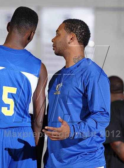 Thumbnail 3 in Grant vs. Eisenhower (St. Hope Elite Hoops Classic) photogallery.