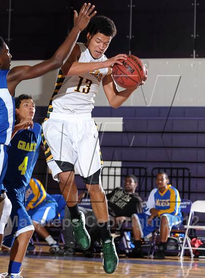 Thumbnail 1 in Grant vs. Eisenhower (St. Hope Elite Hoops Classic) photogallery.