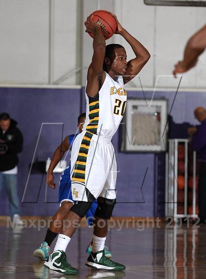 Thumbnail 1 in Grant vs. Eisenhower (St. Hope Elite Hoops Classic) photogallery.
