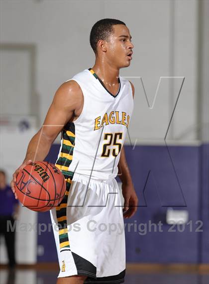 Thumbnail 1 in Grant vs. Eisenhower (St. Hope Elite Hoops Classic) photogallery.