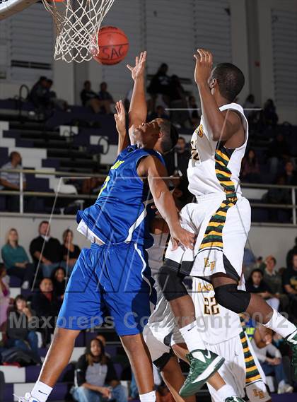 Thumbnail 3 in Grant vs. Eisenhower (St. Hope Elite Hoops Classic) photogallery.