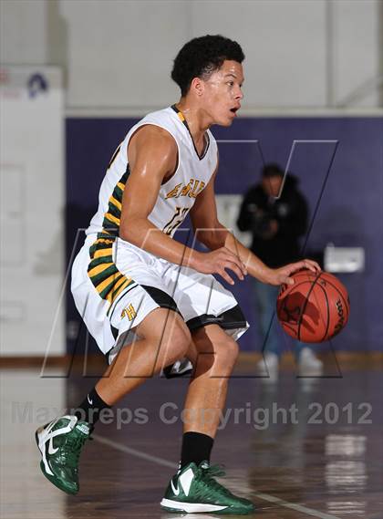 Thumbnail 2 in Grant vs. Eisenhower (St. Hope Elite Hoops Classic) photogallery.