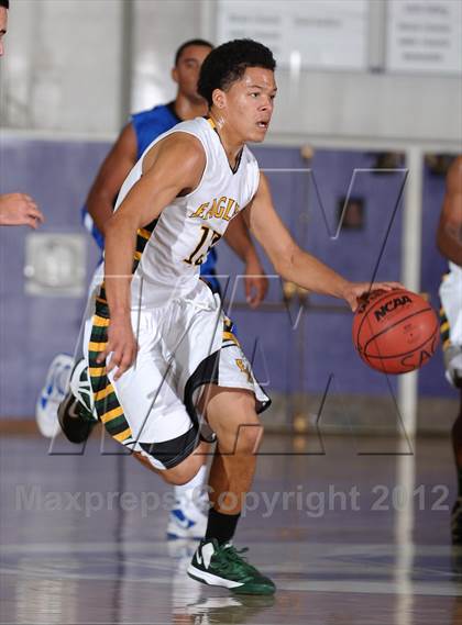 Thumbnail 2 in Grant vs. Eisenhower (St. Hope Elite Hoops Classic) photogallery.