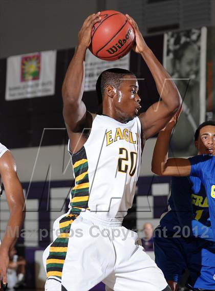 Thumbnail 2 in Grant vs. Eisenhower (St. Hope Elite Hoops Classic) photogallery.