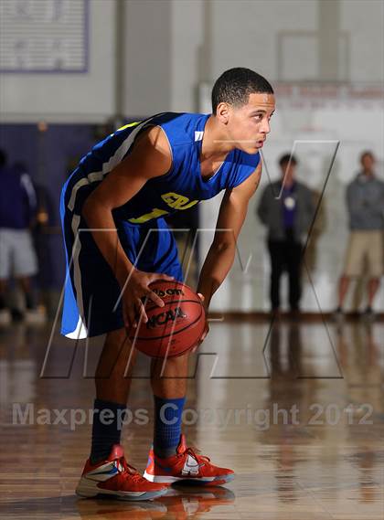 Thumbnail 3 in Grant vs. Eisenhower (St. Hope Elite Hoops Classic) photogallery.
