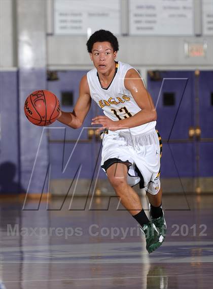 Thumbnail 2 in Grant vs. Eisenhower (St. Hope Elite Hoops Classic) photogallery.