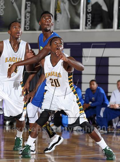 Thumbnail 1 in Grant vs. Eisenhower (St. Hope Elite Hoops Classic) photogallery.